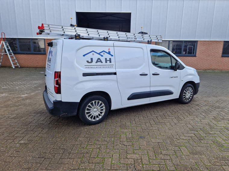 JAH Installatietechniek — busbestickering — Voertuigbelettering & wrapping