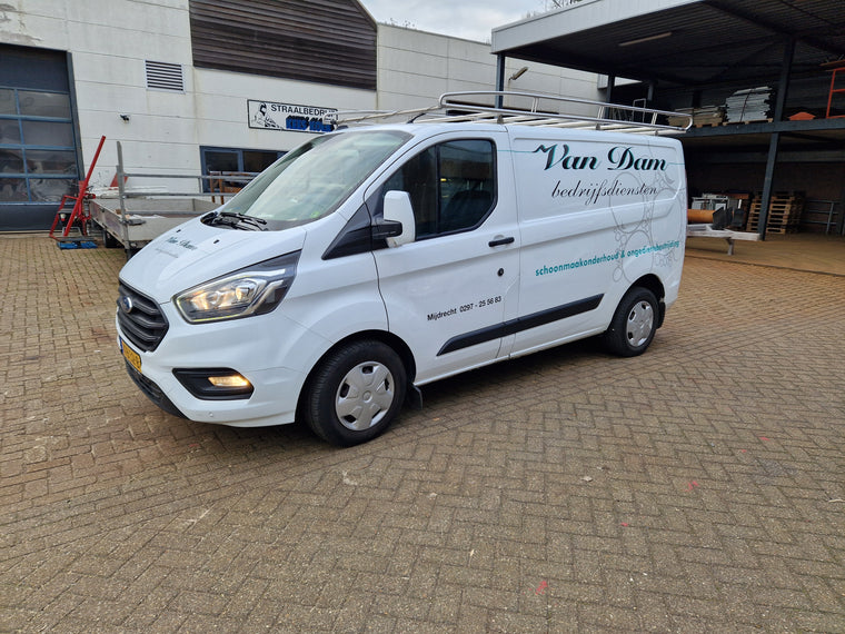 Van Dam Bedrijfsdiensten — busbelettering — Voertuigbelettering & wrapping