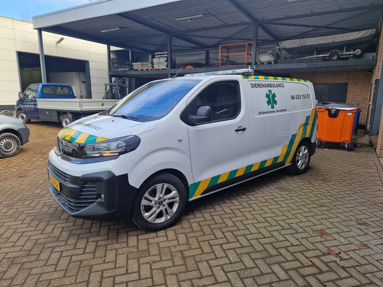 Dierenambulance De Ronde Venen / Amstelland — voertuigbelettering — Voertuigbelettering & wrapping
