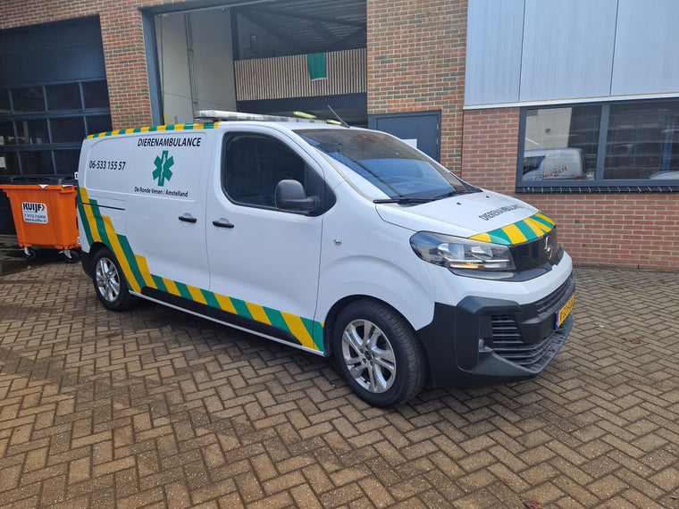 Dierenambulance De Ronde Venen / Amstelland — voertuigbelettering — Voertuigbelettering & wrapping