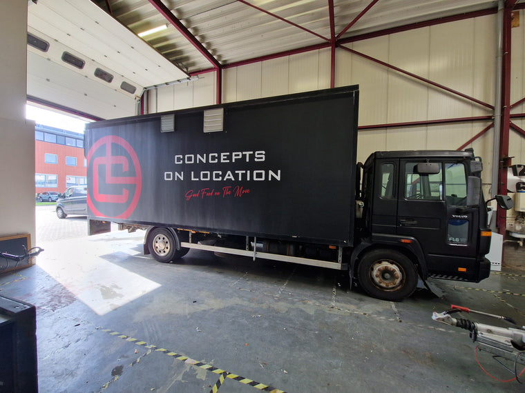 Concepts on Location — vrachtwagen wrap — Voertuigbelettering & wrapping