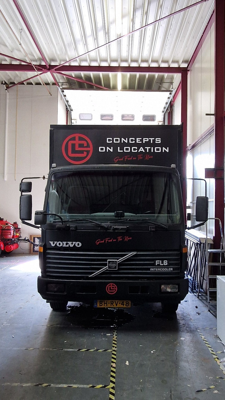 Concepts on Location — vrachtwagen wrap — Voertuigbelettering & wrapping