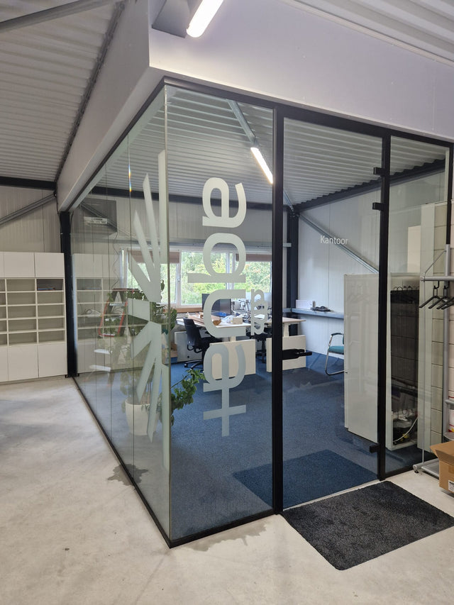Glasfolie aangebracht door Allinsign voor Aqua+ in Uithoorn
